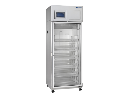 REF20VAC refrigerator with shelves or baskets